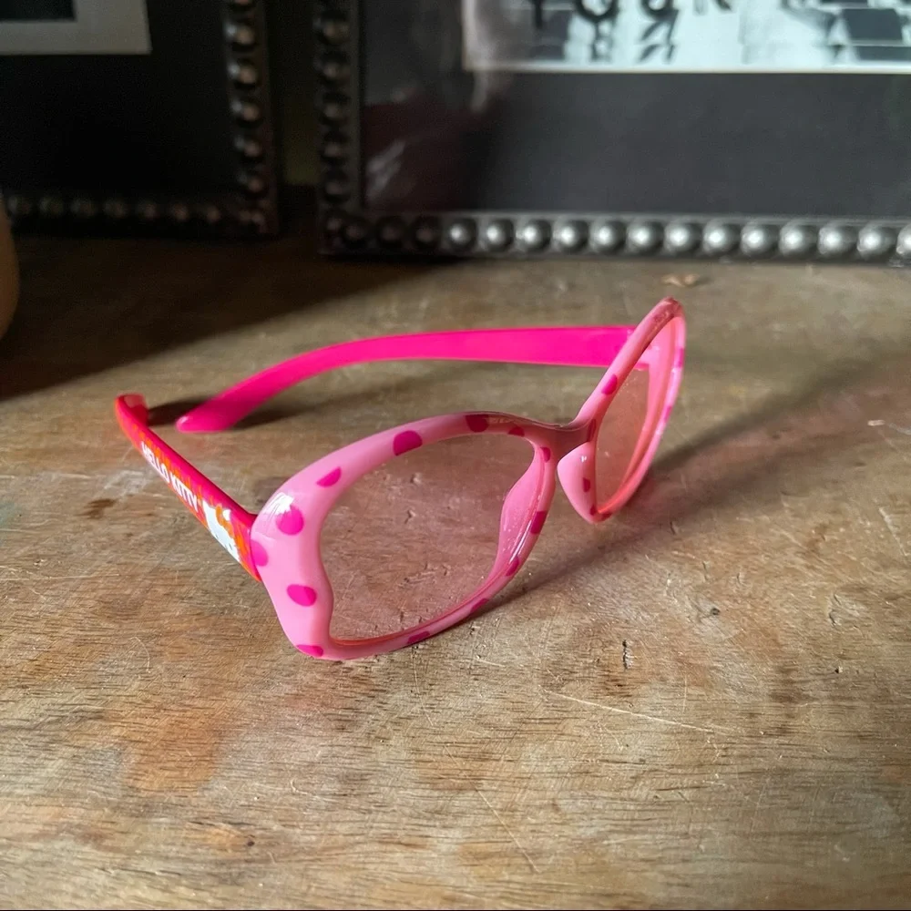 Sanrio girls kids Hello Kitty hot pink Barbie style sunglasses girl